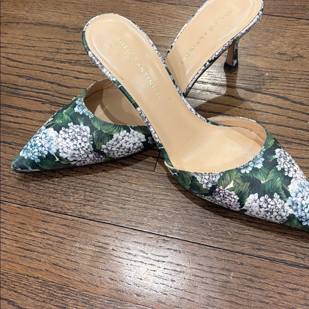 Elegant Floral Green and White Women's Heels - Picture 2 of 5